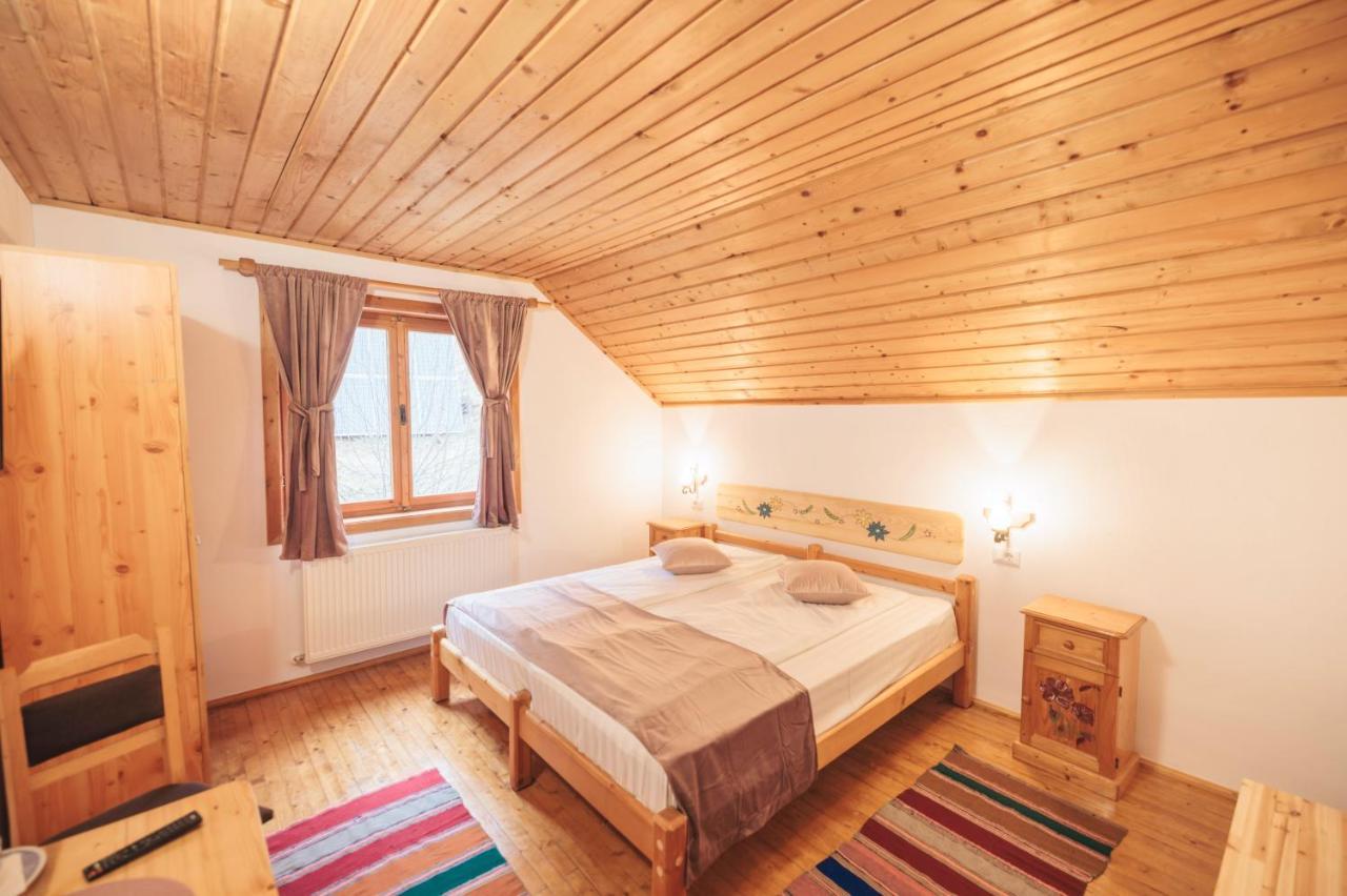 Pensiunea Piatra-Craiului Zarnesti Exterior photo